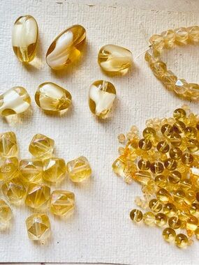 Vintage glass bead lot